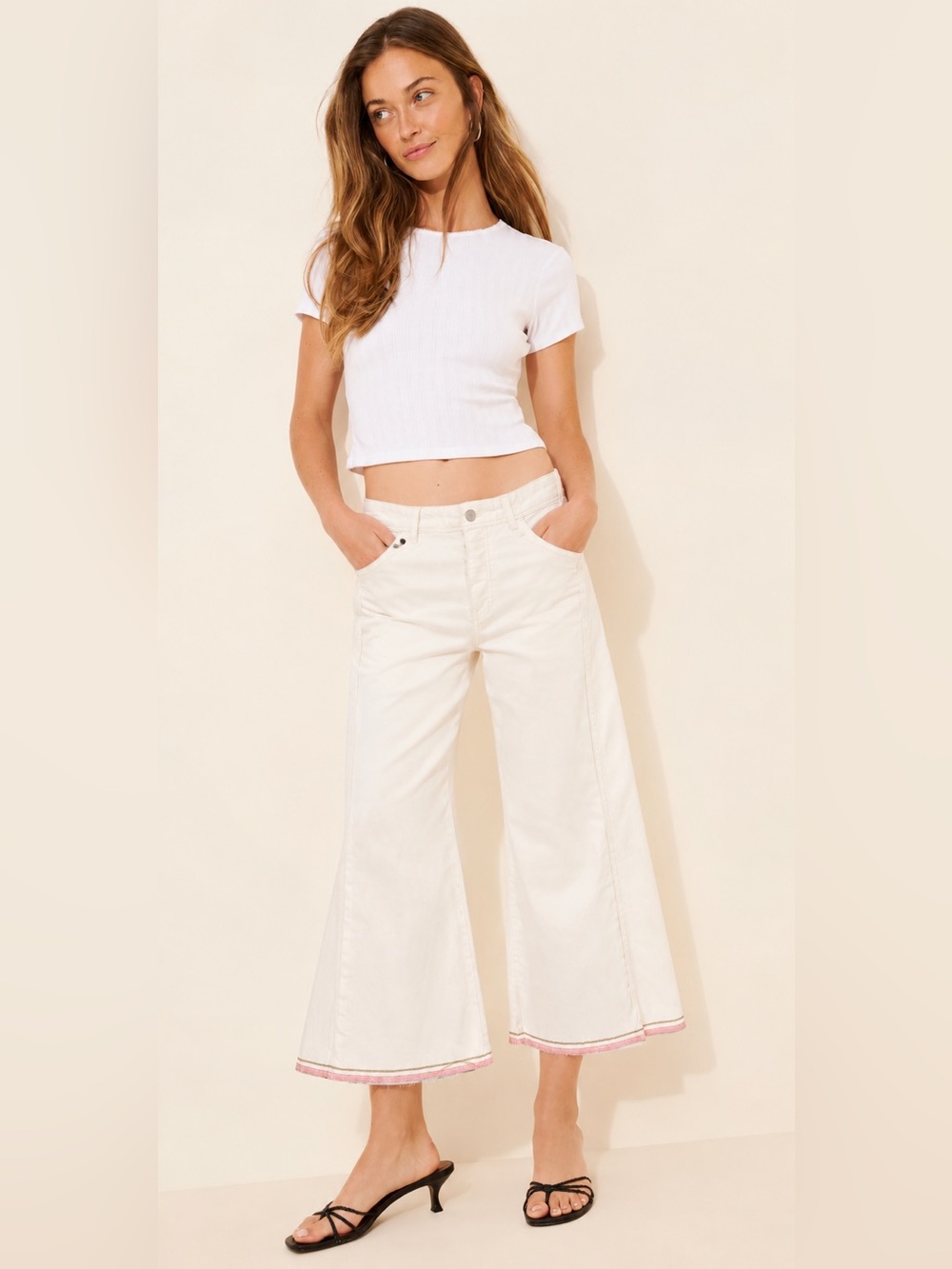 Pilcro Adi Mid Rise Crop Flare White 28 *Needs Zipper Replaced" Denim Jeans